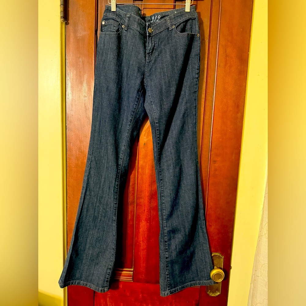 The limited 312 flared jeans, size 6L